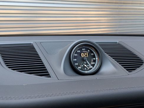 New 2026 Porsche Macan Turbo image 22