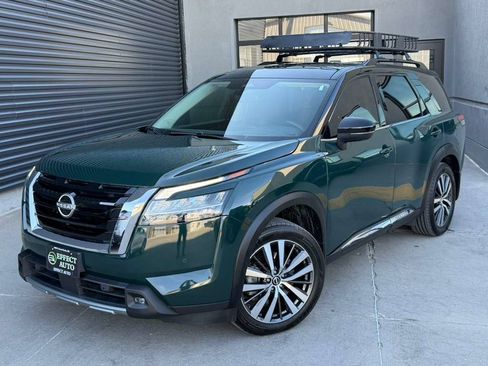 Used 2022 Nissan Pathfinder Platinum w/ Cargo Package AWD/4WD image 2