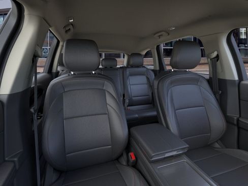 Used 2026 Lincoln Nautilus Premier AWD/4WD image 10