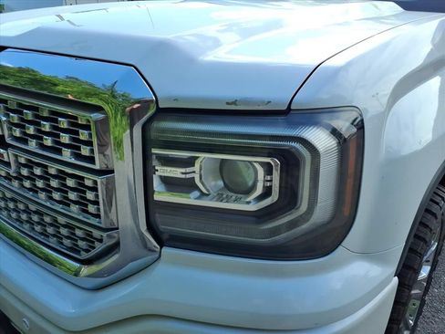 Used 2017 GMC Sierra 1500 Denali AWD/4WD image 10