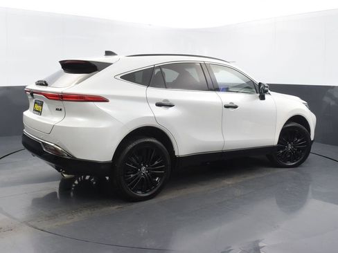 Used 2023 Toyota Venza Nightshade image 4