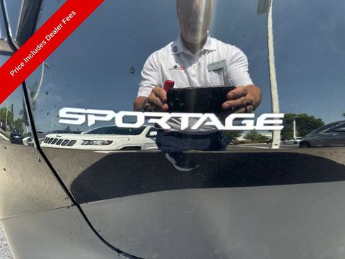 Used 2025 Kia Sportage EX FWD image 7