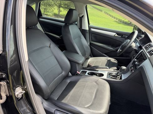 Used 2013 Volkswagen Passat TDI SE FWD image 23