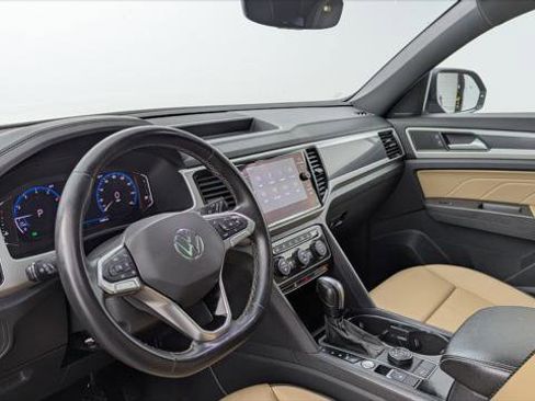 Used 2021 Volkswagen Atlas Cross Sport SEL image 23