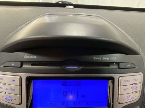 Used 2012 Hyundai Tucson Limited image 18