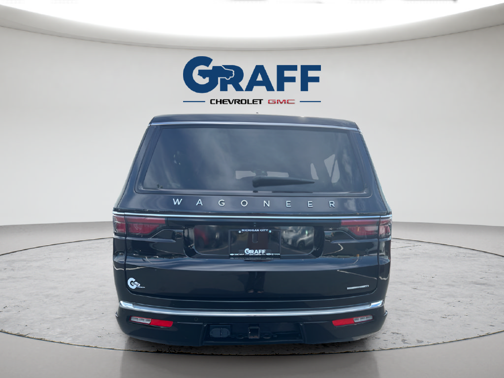 Used 2024 Jeep Wagoneer L Series III w/ Flexible Seating Group AWD/4WD image 4