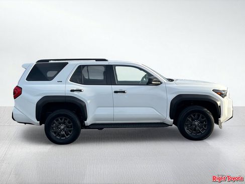 Certified 2025 Toyota 4Runner SR5 AWD/4WD image 8