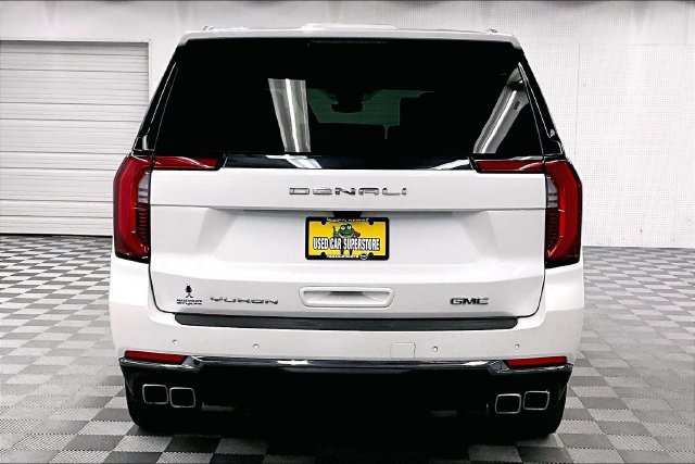 Used 2025 GMC Yukon Denali Ultimate AWD/4WD image 5