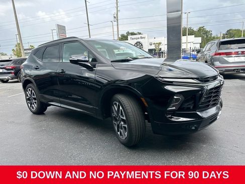 Used 2025 Chevrolet Blazer RS FWD image 2