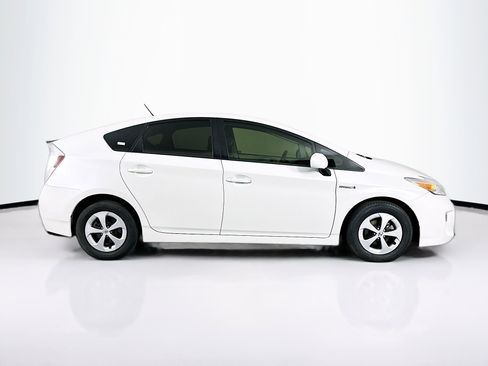 Used 2014 Toyota Prius Three w/ Preferred Accessory Package FWD image 10