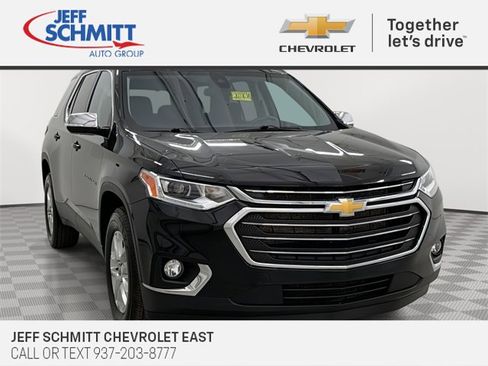 Used 2020 Chevrolet Traverse LT image 1