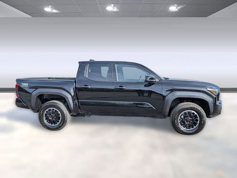 Used 2025 Toyota Tacoma TRD Off-Road image 8