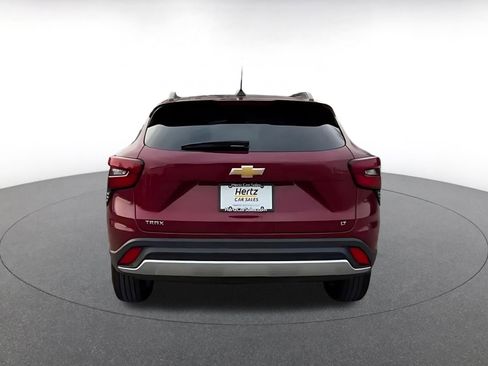 Used 2025 Chevrolet Trax LT image 12