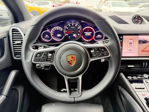 Used 2023 Porsche Cayenne Platinum Edition AWD/4WD image 22