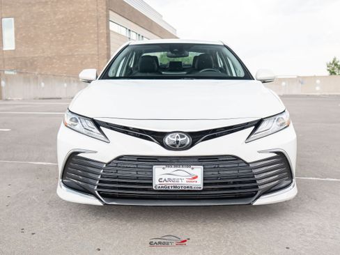 Used 2022 Toyota Camry XLE w/ Navigation Upgrade Package AWD/4WD image 2
