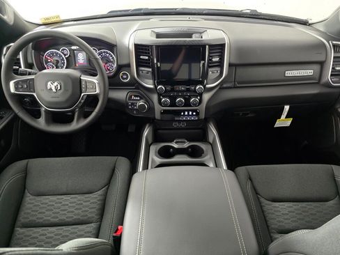 New 2026 RAM 1500 Big Horn AWD/4WD image 18