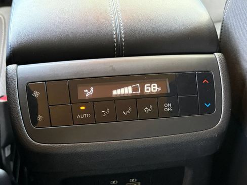 Used 2025 Nissan Pathfinder SV FWD image 25