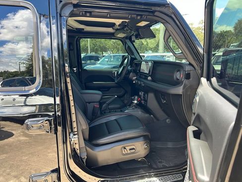 Used 2025 Jeep Wrangler Unlimited Rubicon AWD/4WD image 41