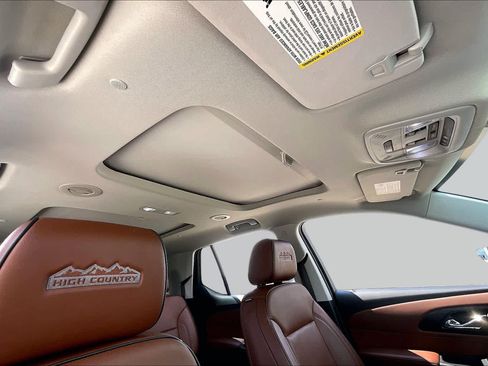 Used 2018 Chevrolet Traverse High Country AWD/4WD image 13
