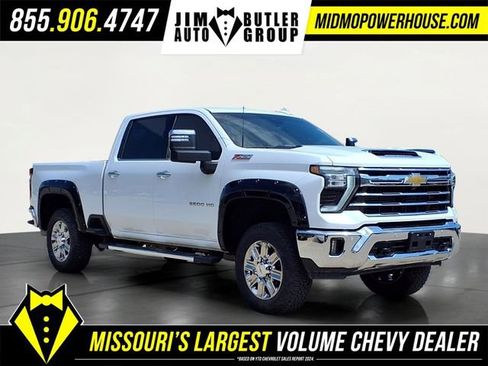 Used 2025 Chevrolet Silverado 2500 LTZ w/ LTZ Convenience Package AWD/4WD image 30