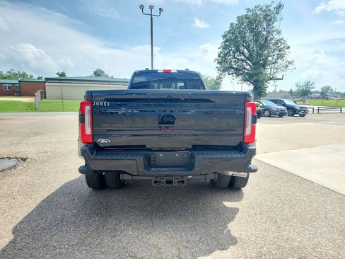 Used 2026 Ford F450 Platinum w/ FX4 Off-Road Package AWD/4WD image 6