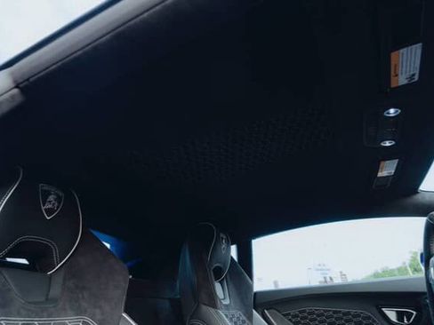 Used 2023 Lamborghini Huracan Tecnica image 40