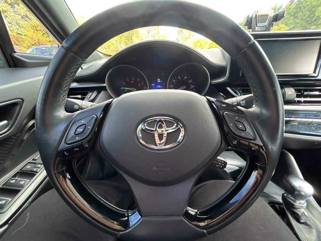 Used 2018 Toyota C-HR XLE FWD image 9