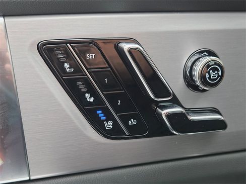 New 2026 Cadillac Vistiq Sport w/ LPO, Floor Liner Package image 17