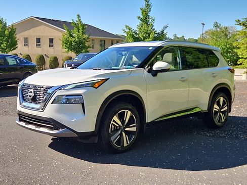 Certified 2023 Nissan Rogue SL w/ SL Premium Package AWD/4WD image 3