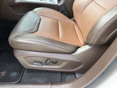 Used 2023 Ford Explorer King Ranch w/ Technology Package RWD image 32