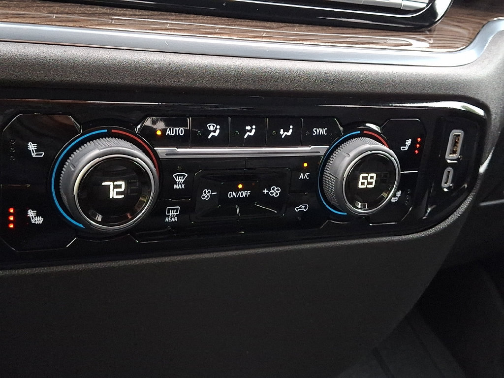 Used 2025 Chevrolet Silverado 1500 LT AWD/4WD image 43