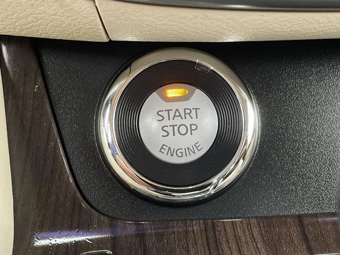 Used 2023 Nissan Murano Platinum w/ Cargo Package image 17