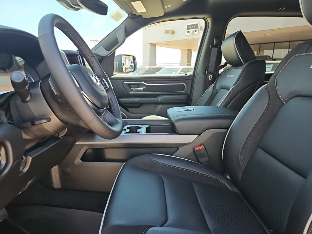 New 2026 RAM 1500 Laramie w/ Sport Appearance Package AWD/4WD image 18