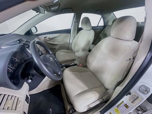 Used 2012 Toyota Corolla L FWD image 19