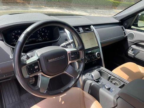 Used 2023 Land Rover Discovery HSE R-Dynamic image 6