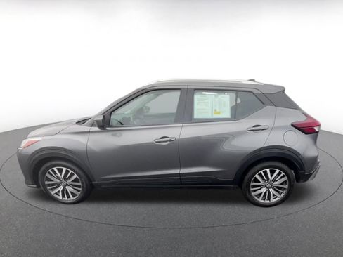 Used 2024 Nissan Kicks SV image 9