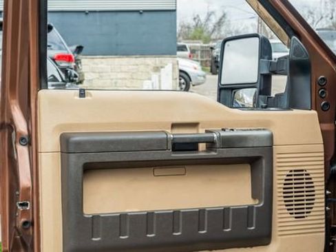 Used 2012 Ford F250 Lariat image 17