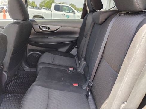 Used 2017 Nissan Rogue S AWD/4WD image 10