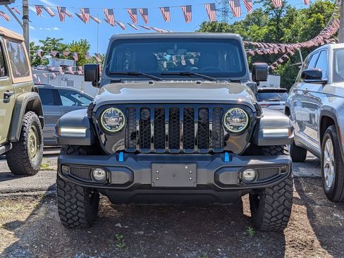 Used 2023 Jeep Wrangler Unlimited w/ Sun & Screen Package AWD/4WD image 3