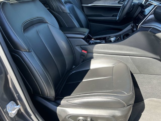 Used 2023 Jeep Grand Cherokee Limited RWD image 24