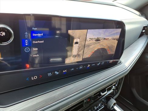 New 2026 Chevrolet Suburban Premier image 16