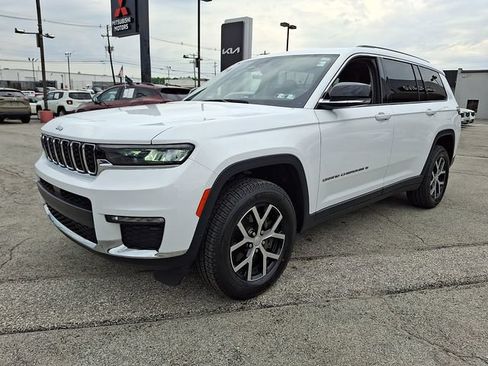 Certified 2023 Jeep Grand Cherokee L Limited w/ Trailer Tow Group (B) AWD/4WD image 3