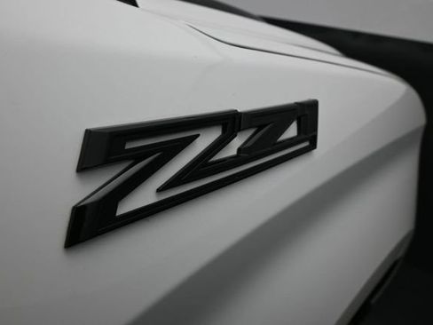 Used 2024 Chevrolet Silverado 1500 LT Trail Boss w/ LT Trail Boss Premium Package AWD/4WD image 11