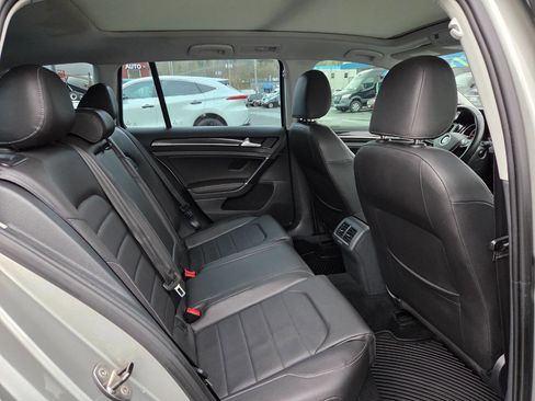 Used 2015 Volkswagen Golf TDI SEL image 19