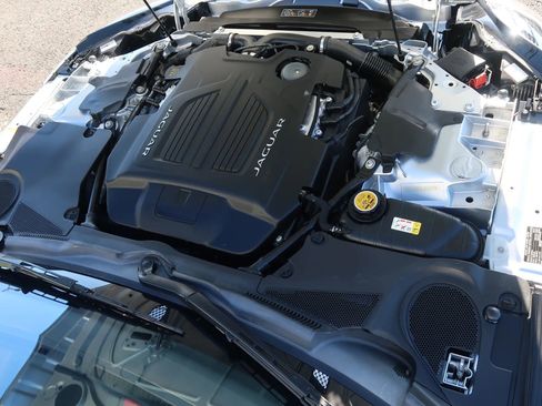 Used 2020 Jaguar F-TYPE R image 44