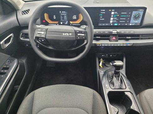 Used 2025 Kia K4 FWD image 22