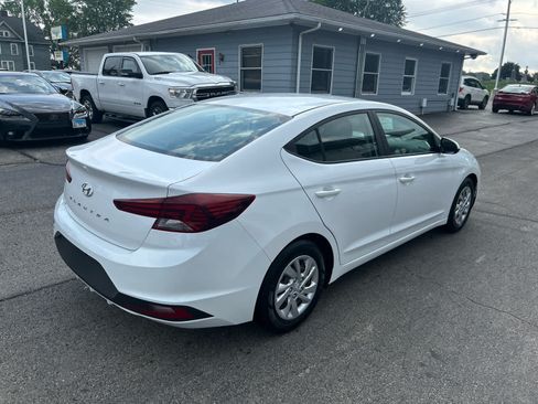 Used 2020 Hyundai Elantra SE w/ Cargo Package (C1) FWD image 3