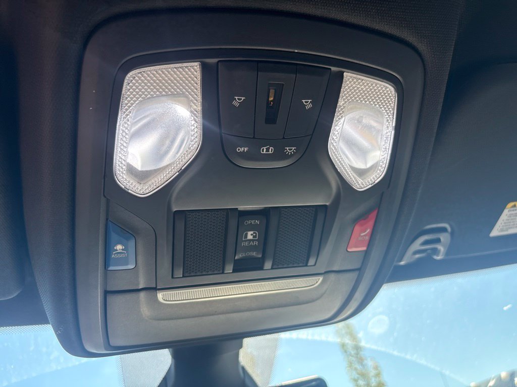 Used 2020 RAM 1500 4x4 Crew Cab image 62