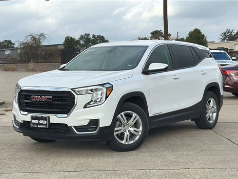 Used 2024 GMC Terrain SLE image 2