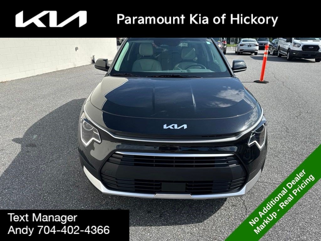 New 2025 Kia Niro EX FWD image 2
